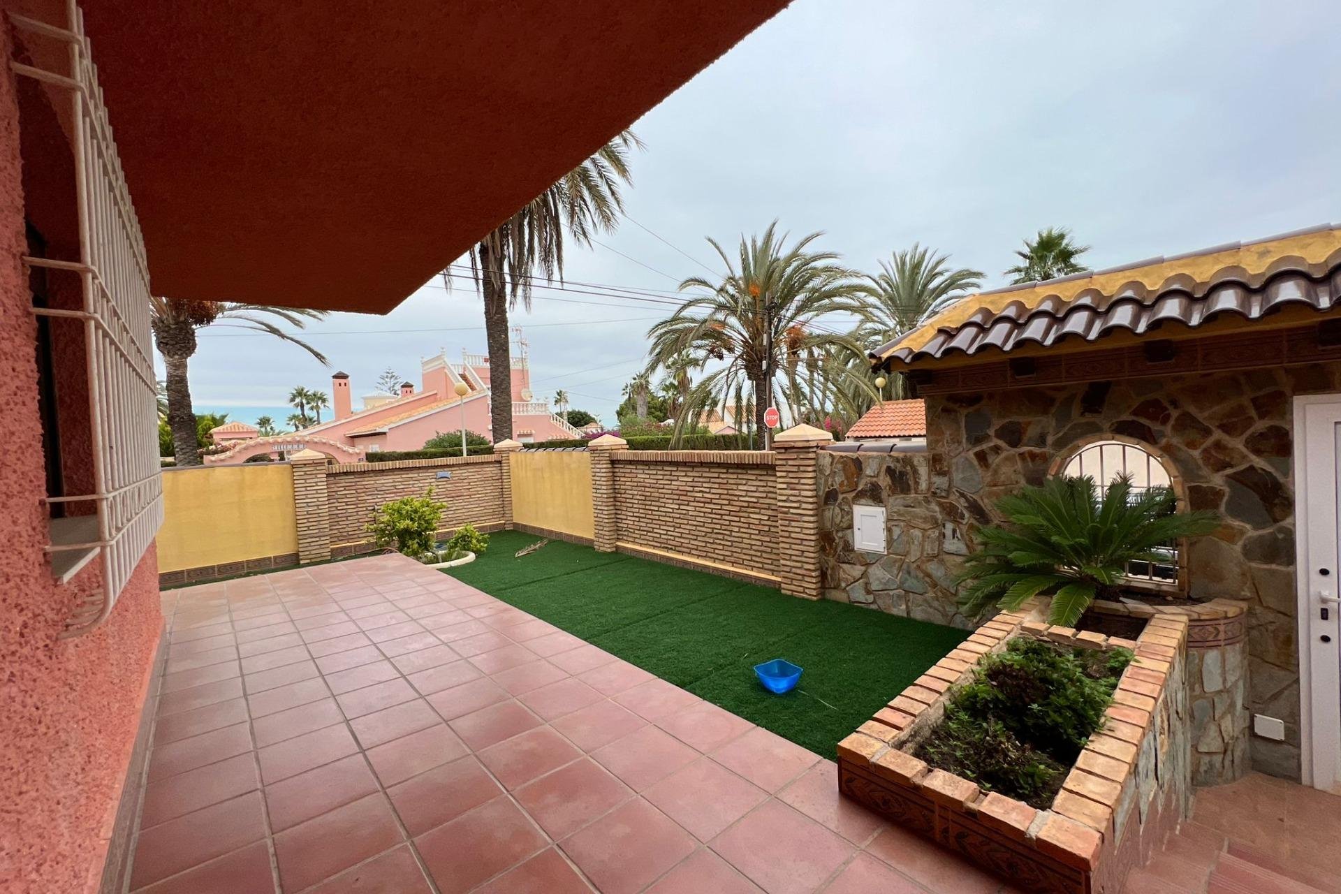 Resale - Villa - Orihuela Costa - Cabo Roig