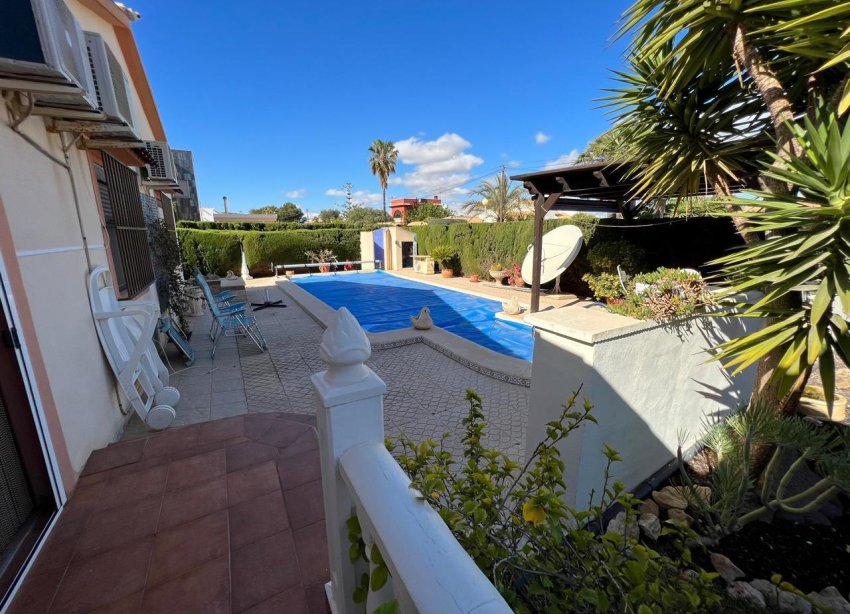 Resale - Villa - Orihuela Costa - Cabo Roig