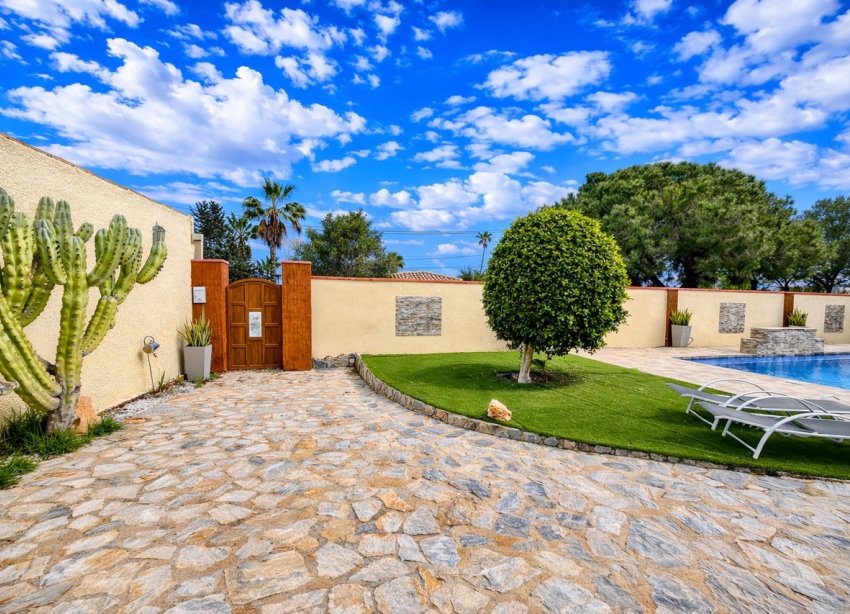 Resale - Villa - Orihuela Costa - Cabo Roig