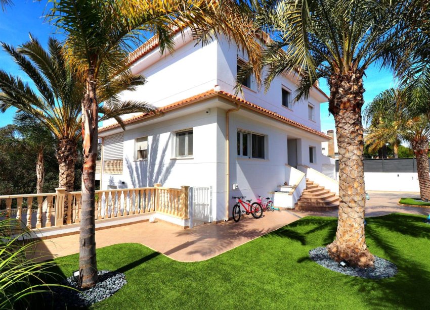 Resale - Villa - Orihuela Costa - Campoamor