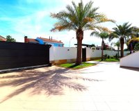 Resale - Villa - Orihuela Costa - Campoamor