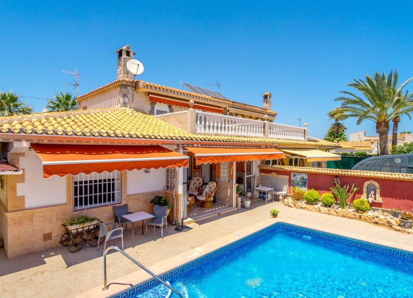 Resale - Villa - Orihuela Costa - Campoamor