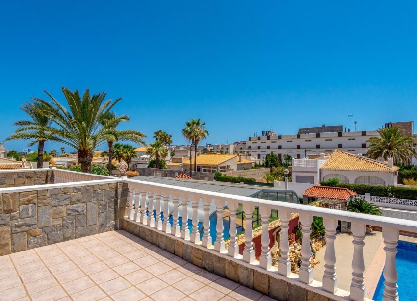 Resale - Villa - Orihuela Costa - Campoamor