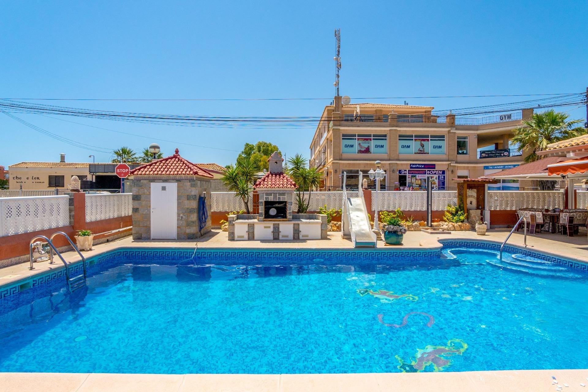 Resale - Villa - Orihuela Costa - Campoamor