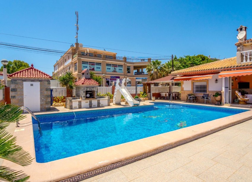 Resale - Villa - Orihuela Costa - Campoamor