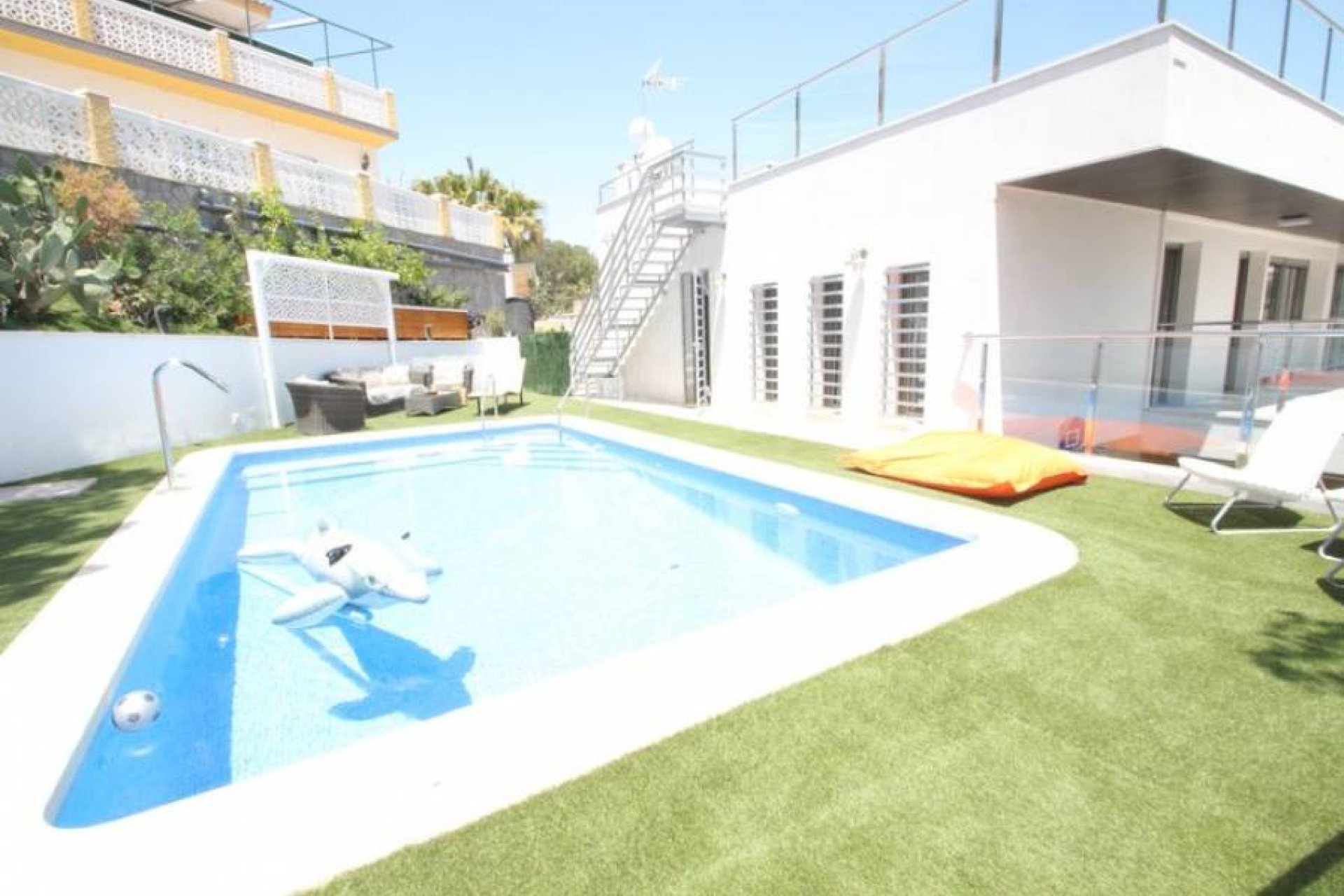 Resale - Villa - Orihuela Costa - Campoamor