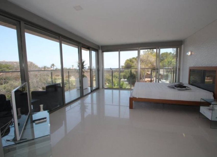 Resale - Villa - Orihuela Costa - Campoamor