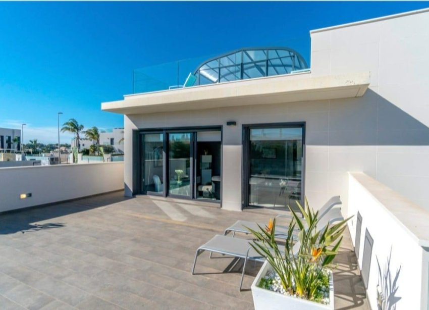 Resale - Villa - Orihuela Costa - Campoamor