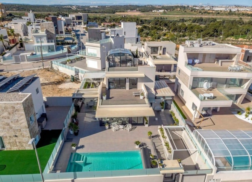 Resale - Villa - Orihuela Costa - Campoamor