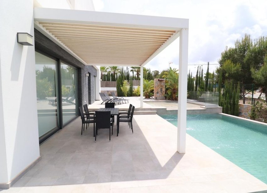 Resale - Villa - Orihuela Costa - Campoamor