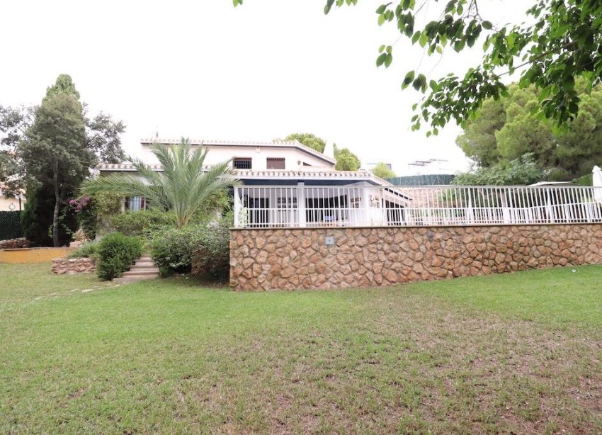 Resale - Villa - Orihuela Costa - Campoamor