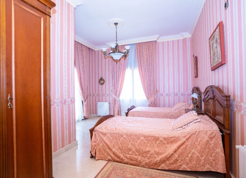 Resale - Villa - Orihuela Costa - Campoamor