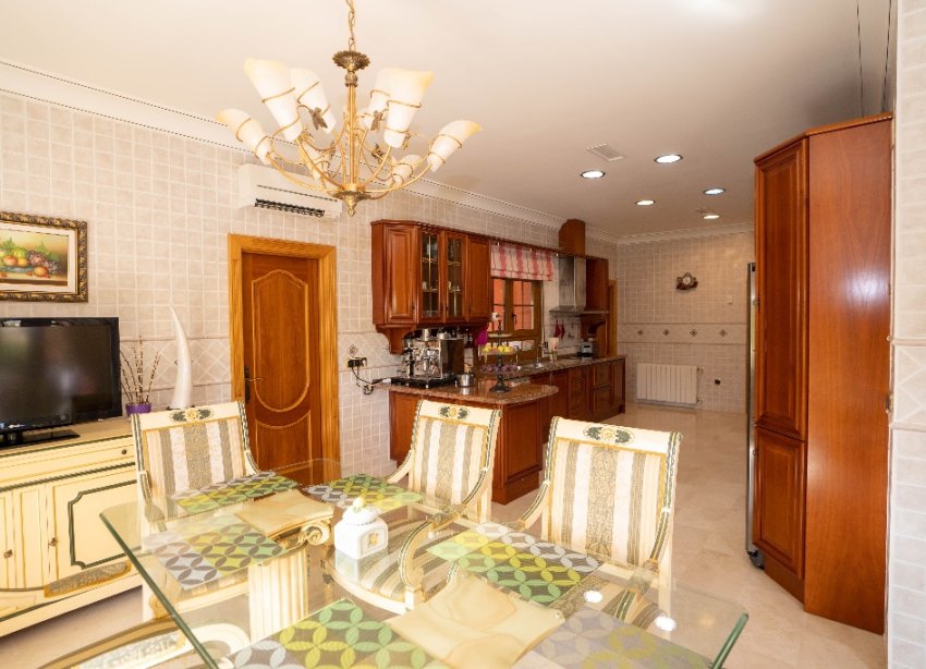 Resale - Villa - Orihuela Costa - Campoamor