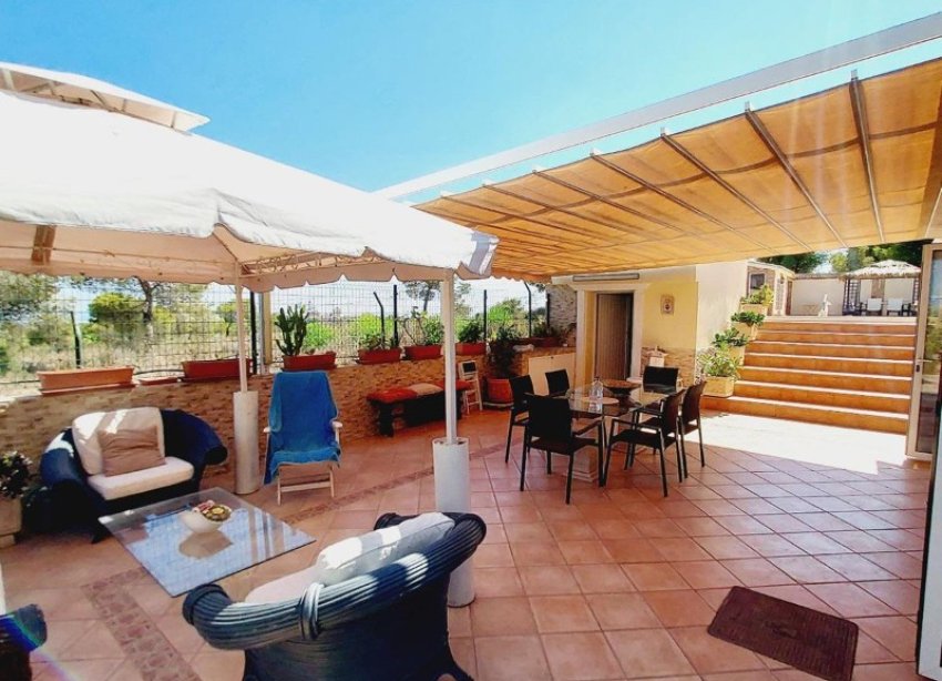 Resale - Villa - Orihuela Costa - Campoamor