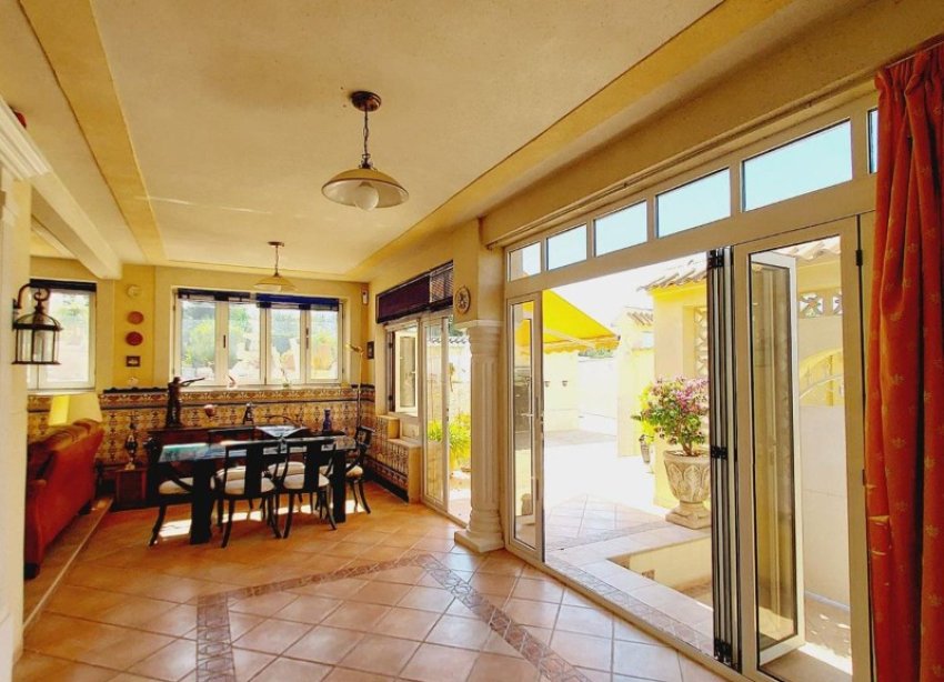 Resale - Villa - Orihuela Costa - Campoamor