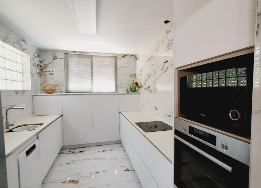 Resale - Villa - Orihuela Costa - Campoamor