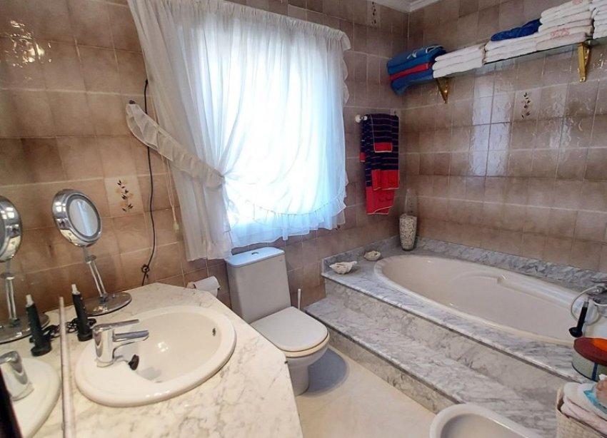 Resale - Villa - Orihuela Costa - Campoamor