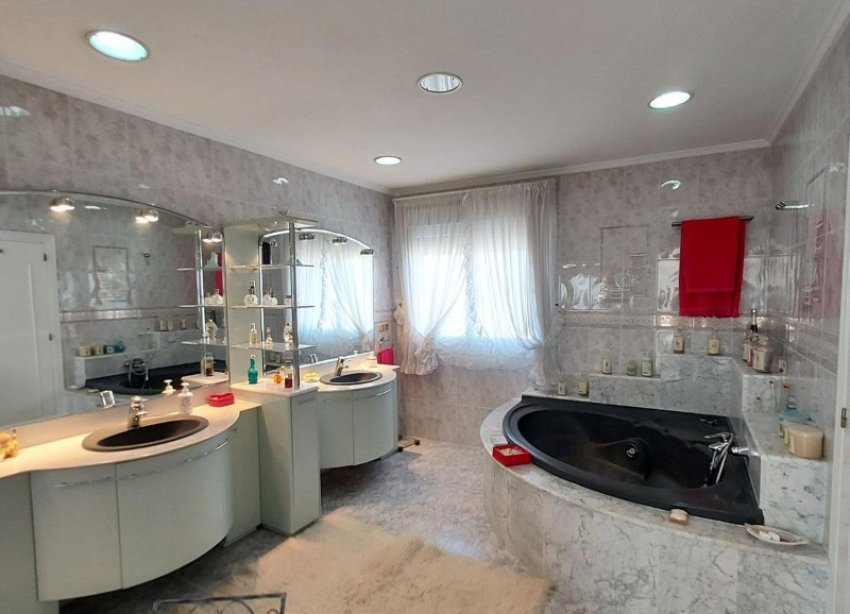 Resale - Villa - Orihuela Costa - Campoamor