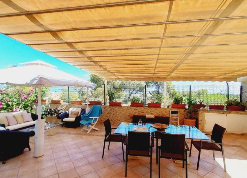 Resale - Villa - Orihuela Costa - Campoamor