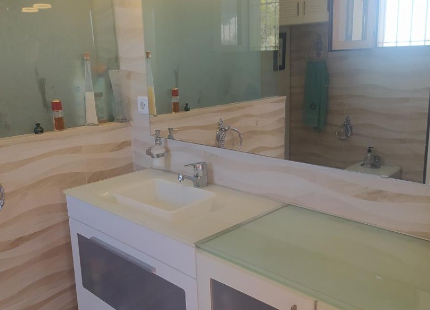 Resale - Villa - Orihuela Costa - Campoamor