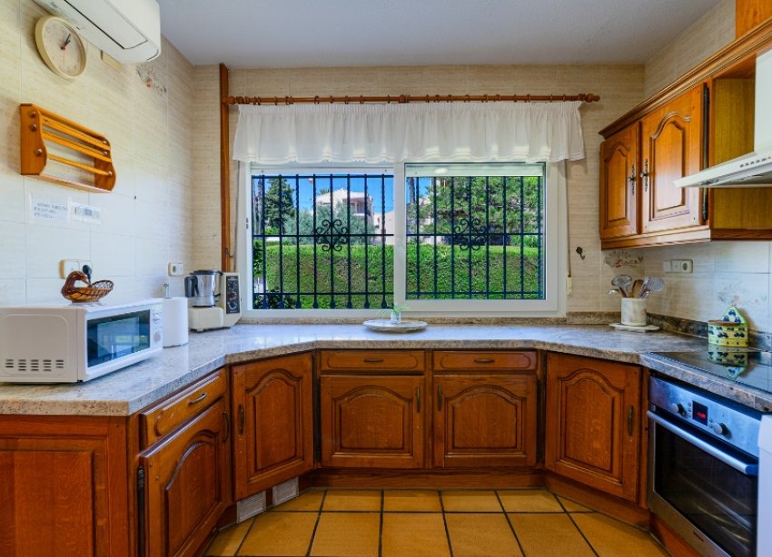 Resale - Villa - Orihuela Costa - Campoamor