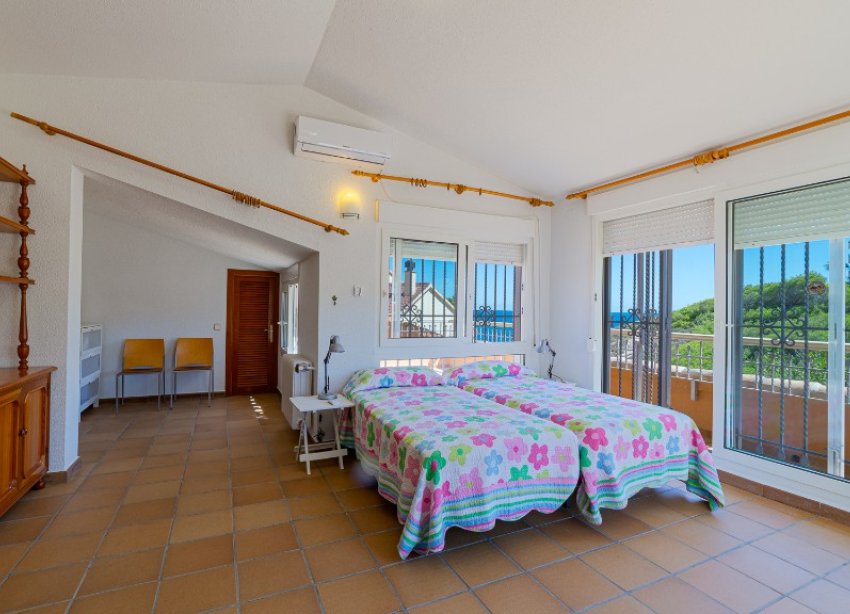 Resale - Villa - Orihuela Costa - Campoamor