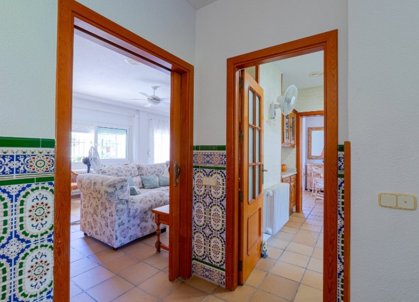 Resale - Villa - Orihuela Costa - Campoamor