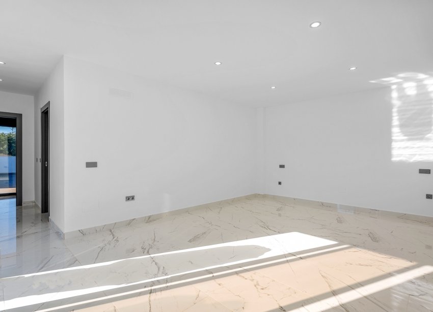 Resale - Villa - Orihuela Costa - Campoamor