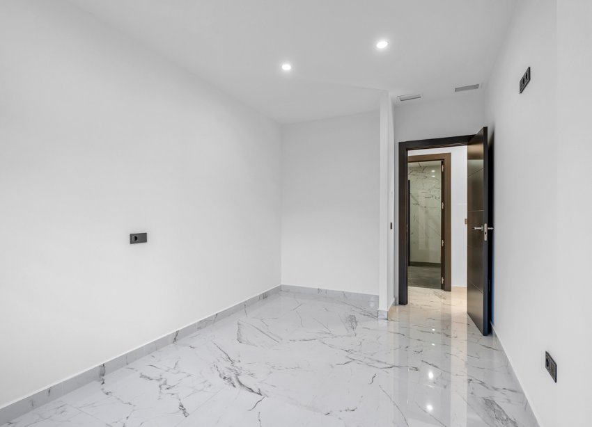 Resale - Villa - Orihuela Costa - Campoamor