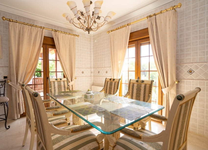 Resale - Villa - Orihuela Costa - Campoamor