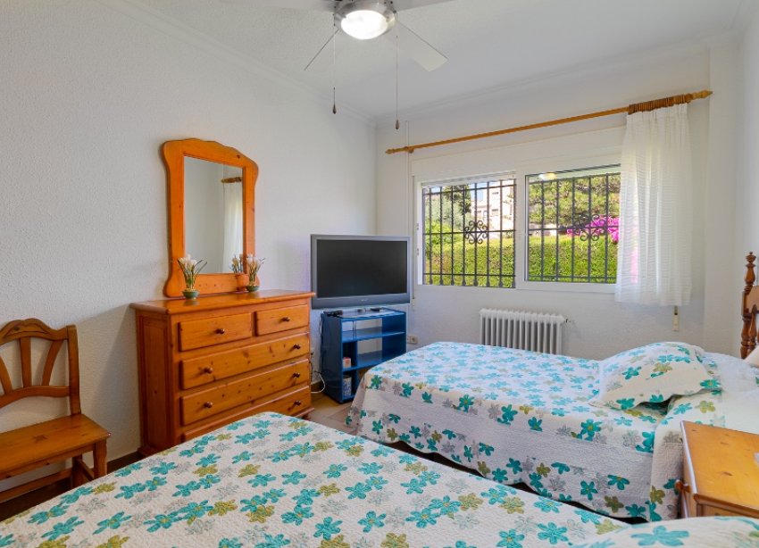 Resale - Villa - Orihuela Costa - Campoamor