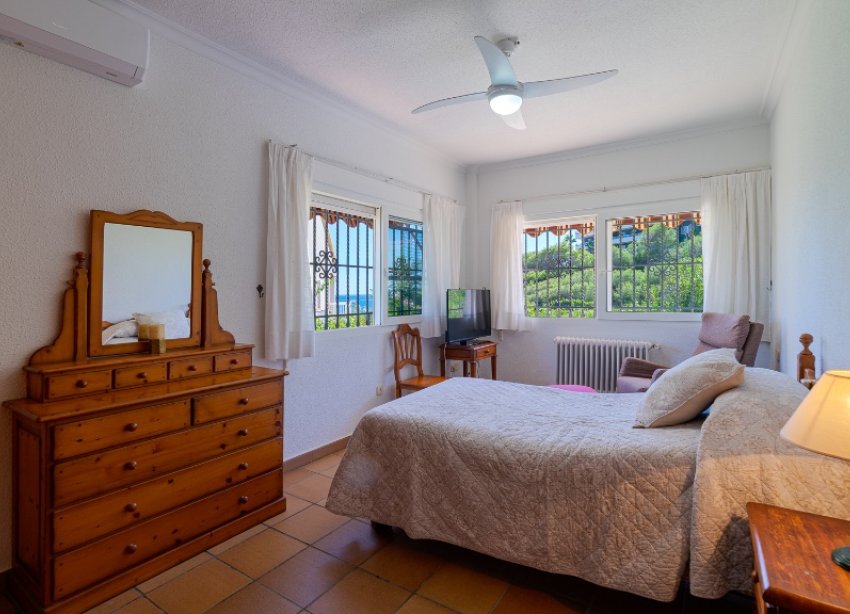 Resale - Villa - Orihuela Costa - Campoamor