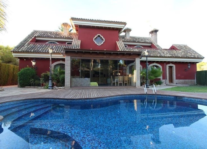 Resale - Villa - Orihuela Costa - Campoamor