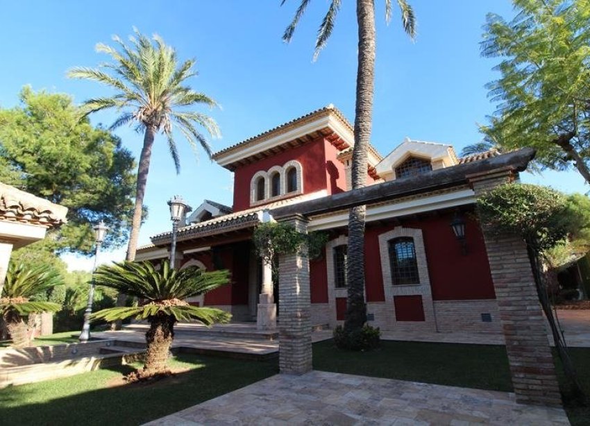 Resale - Villa - Orihuela Costa - Campoamor