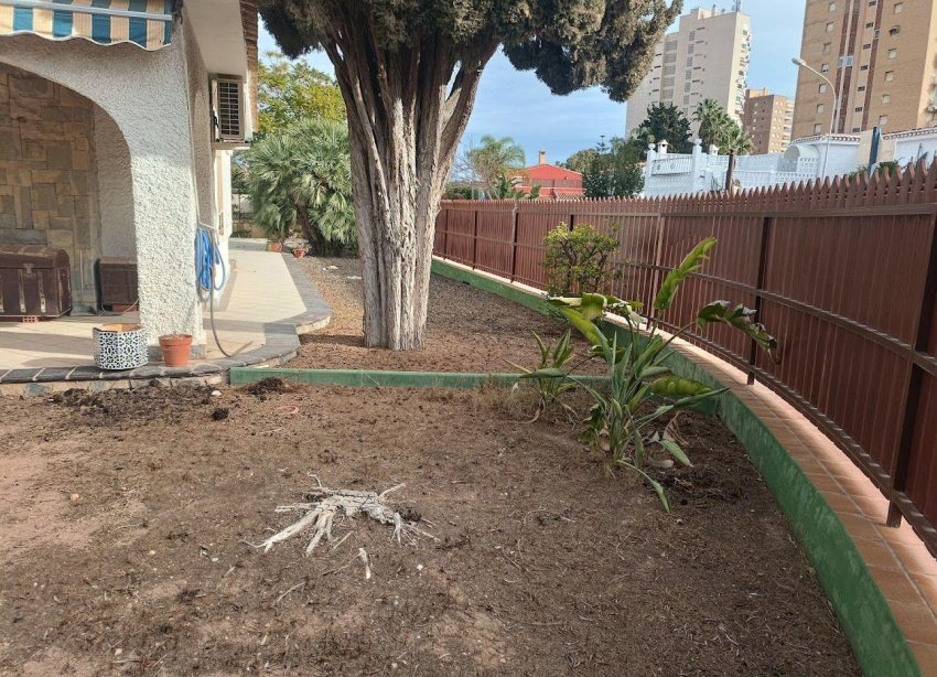 Resale - Villa - Orihuela Costa - Campoamor