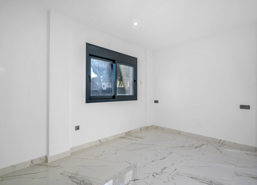 Resale - Villa - Orihuela Costa - Campoamor