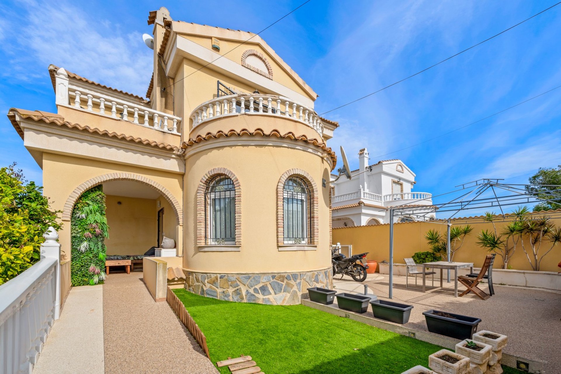 Resale - Villa - Orihuela Costa - Castillo de Don Juan