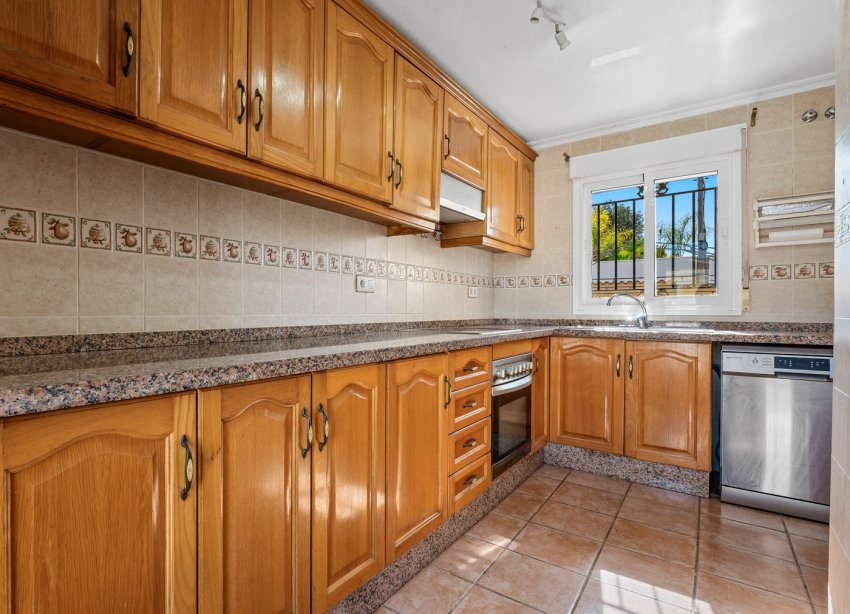 Resale - Villa - Orihuela Costa - Castillo de Don Juan