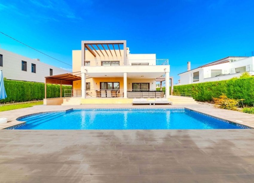 Resale - Villa - Orihuela Costa - Costa blanca