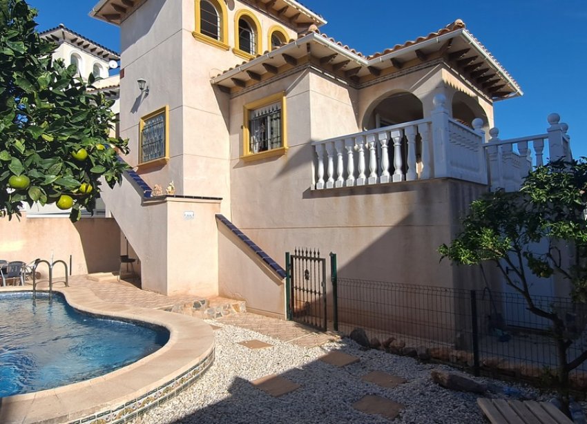 Resale - Villa - Orihuela Costa - Costa Blanca
