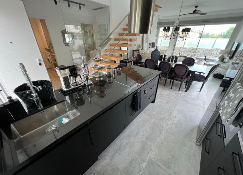 Resale - Villa - Orihuela Costa - Costa Blanca