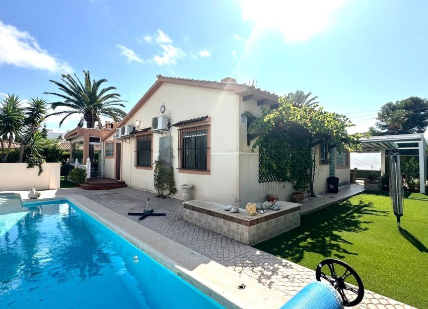 Resale - Villa - Orihuela Costa - Costa blanca
