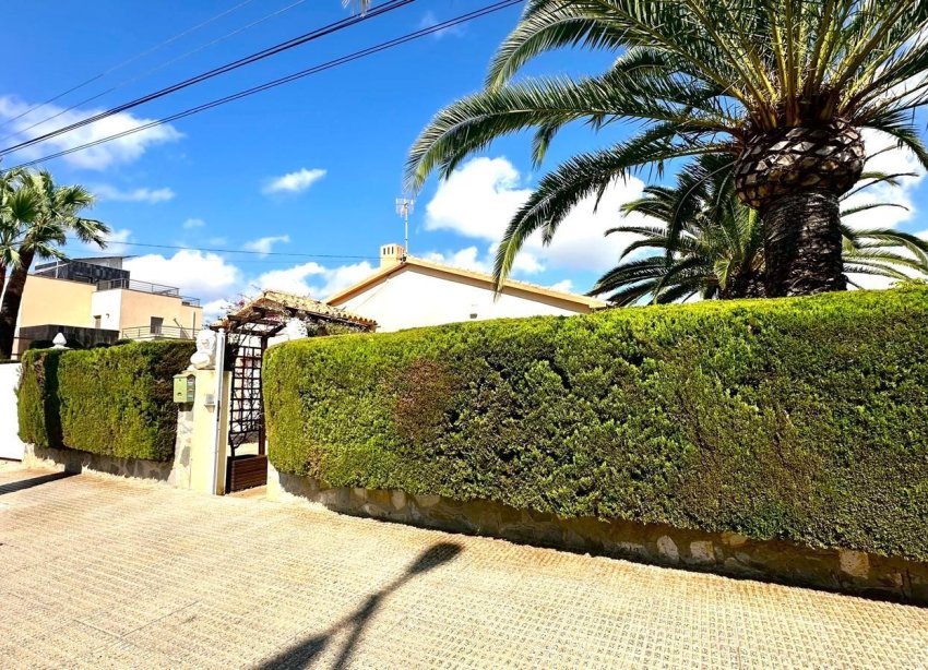 Resale - Villa - Orihuela Costa - Costa blanca