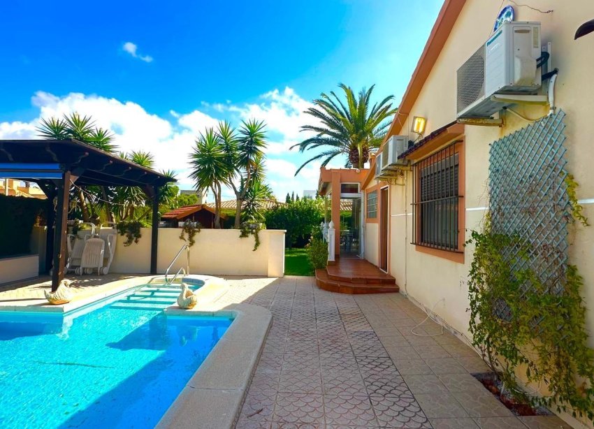 Resale - Villa - Orihuela Costa - Costa blanca