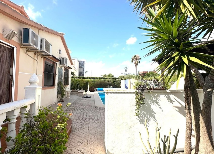 Resale - Villa - Orihuela Costa - Costa blanca