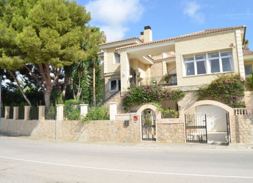 Resale - Villa - Orihuela Costa - Dehesa de Campoamor