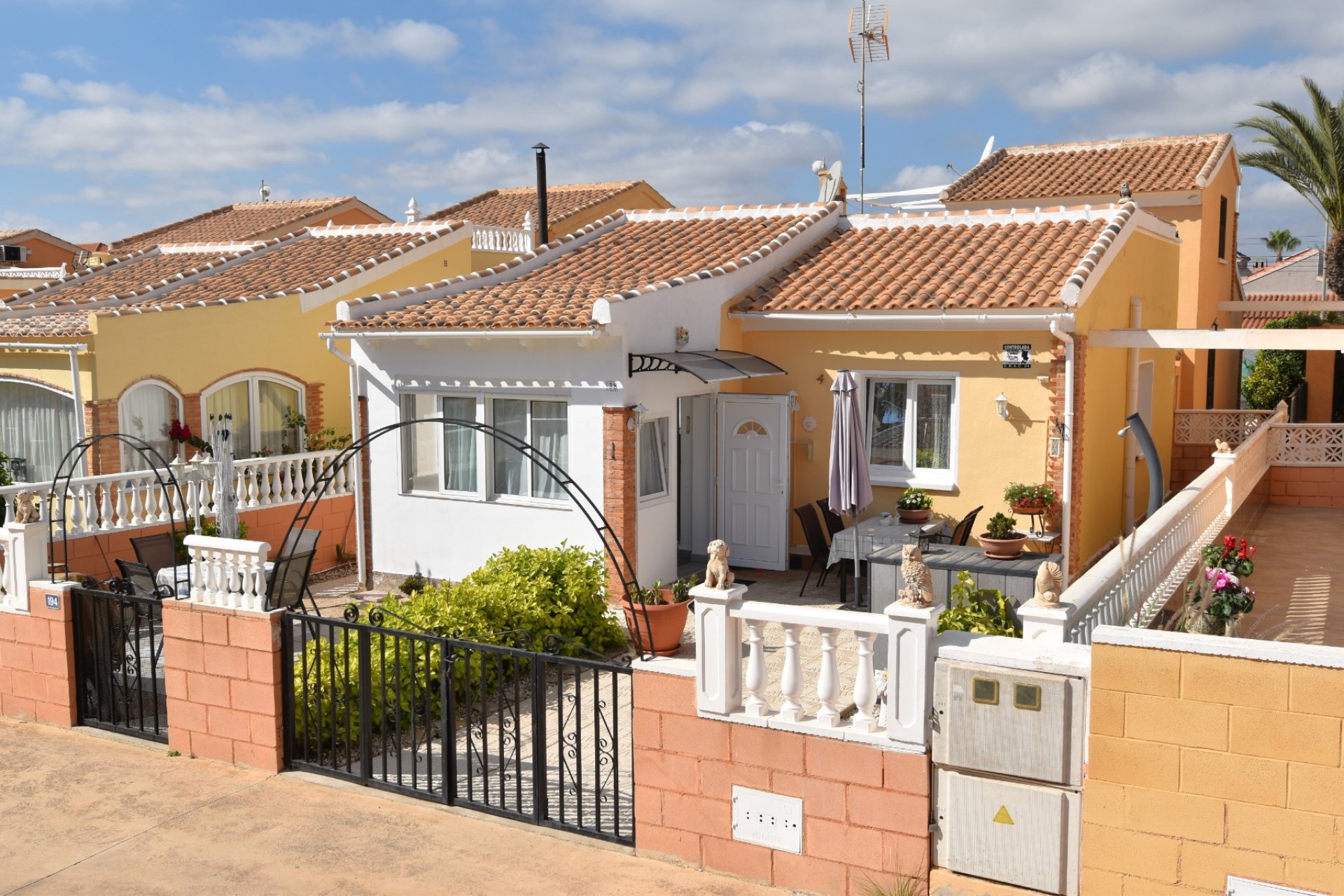 Resale - Villa - Orihuela Costa - La Florida