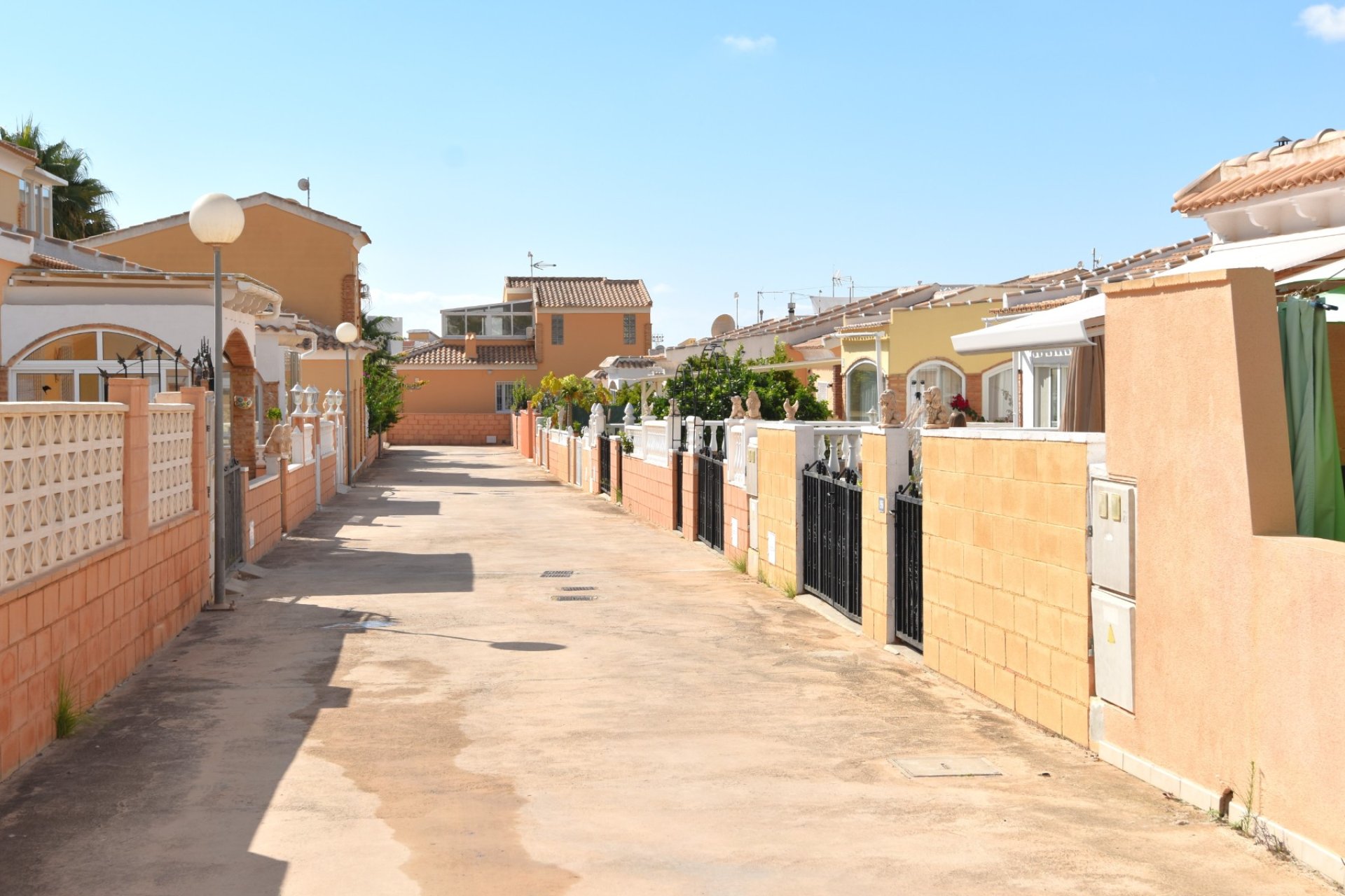 Resale - Villa - Orihuela Costa - La Florida