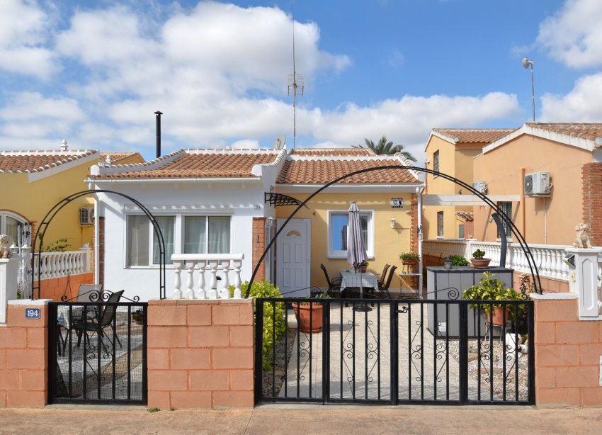 Resale - Villa - Orihuela Costa - La Florida