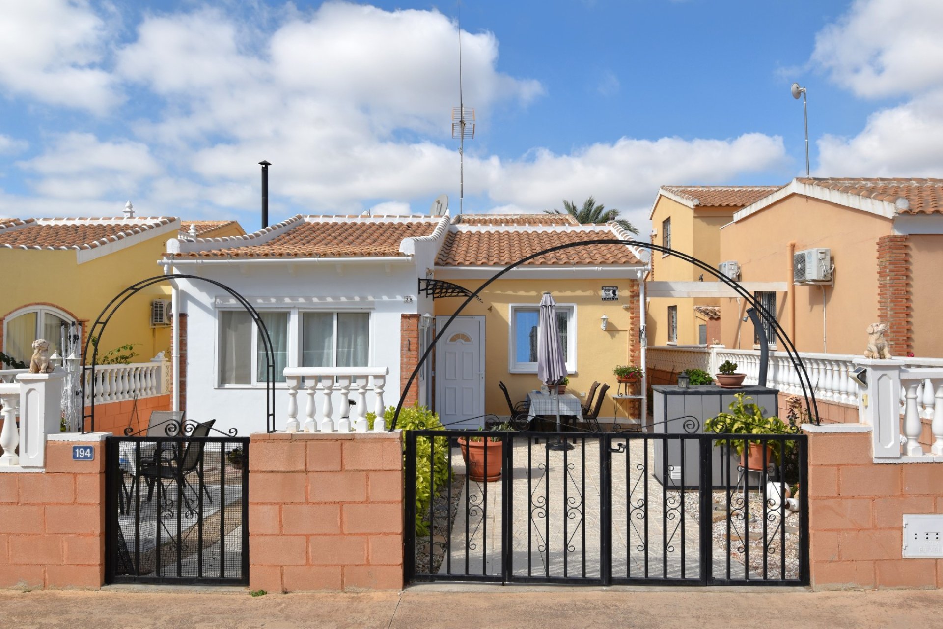 Resale - Villa - Orihuela Costa - La Florida